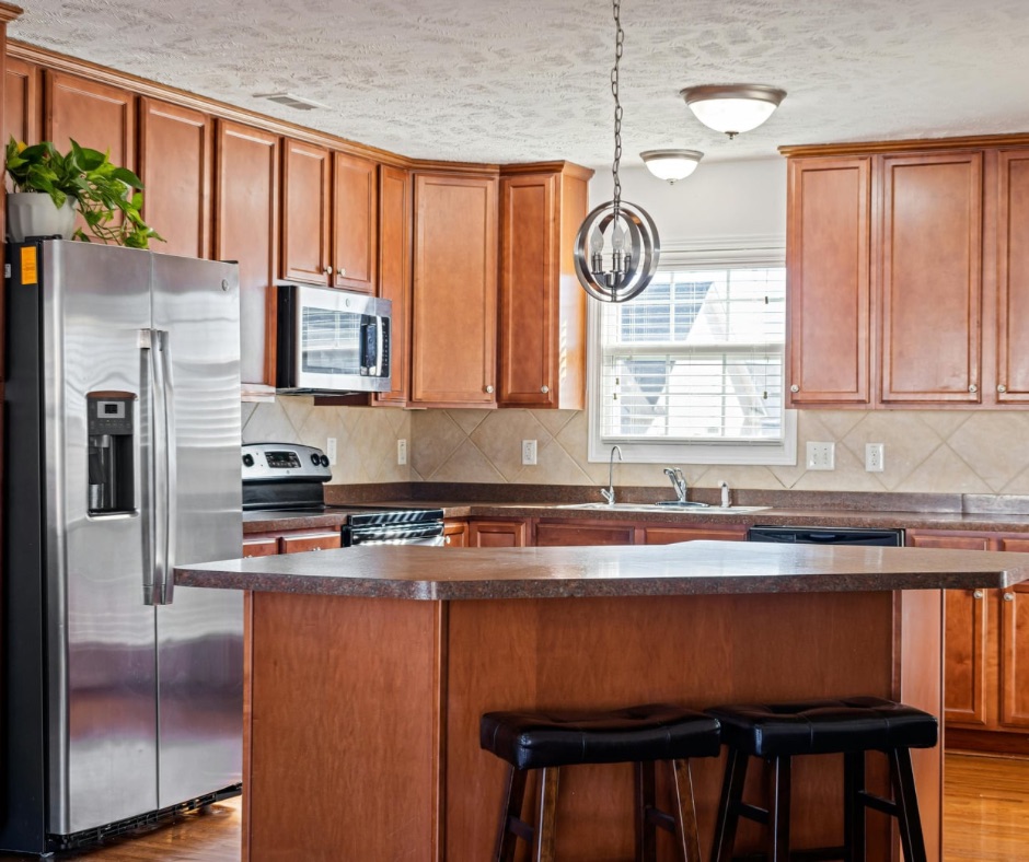 Kitchen Refacing vs. Replacing Cabinets: The $8K vs. $25K Decision